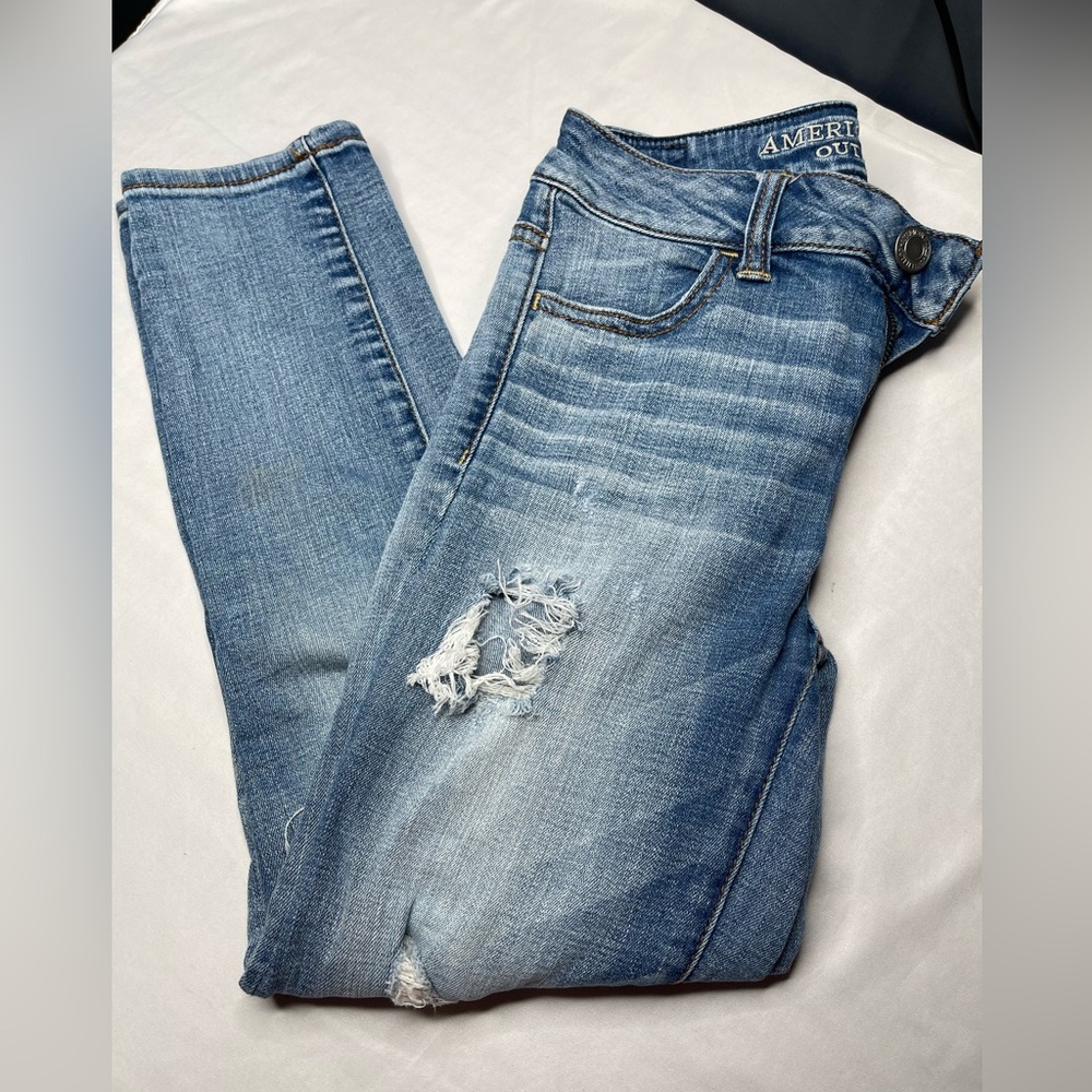 American Eagle High rise Jegging Crop Distressed Jeans Size 0